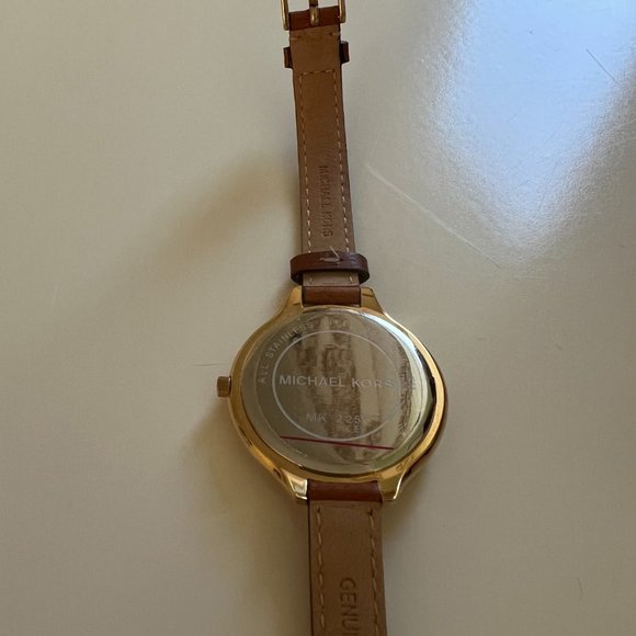 Michael Kors wrap around leather watch - Picture 7 of 7